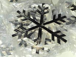 lot 583 image: Lot of (20) 8 Metal Snowflake Ornaments