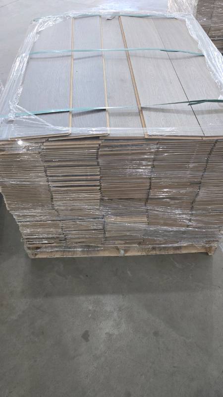 lot 12 image: Full Pallet of Laminate Flooring  Mohawk Brand