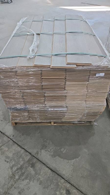 lot 13 image: Full Pallet of Laminate Flooring  Mohawk Brand