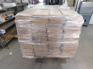 lot 20 image: Full Pallet of Laminate Flooring  Mohawk Brand
