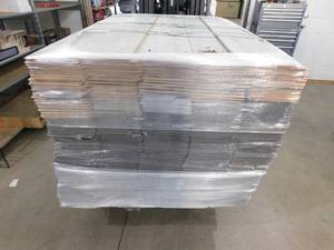 lot 22 image: Full Pallet of Laminate Flooring  Mohawk Brand