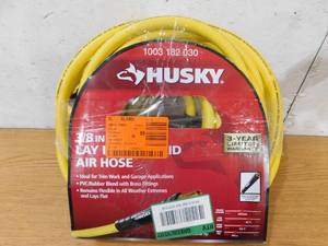 lot 65 image: Husky 38 in. x 50 ft. Hybrid Air Hose W accessory kit