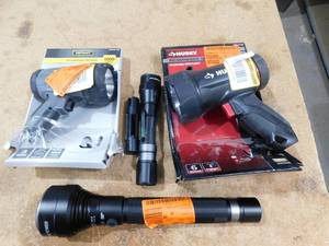 lot 73 image: Flashlight lot