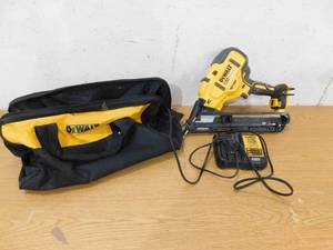 lot 86 image: DEWALT 20V MAX XR Lithium-Ion Cordless 2-12 in. 15-Gauge Finish Nailer Kit Charger and Contractor Bag
