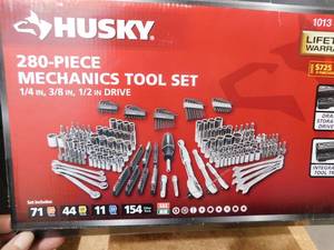 lot 87 image: Husky Mechanics Tool Set (260-Piece)
