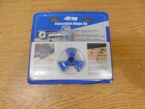 lot 103 image: Kreg Concealed Hinge Jig