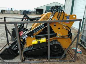 lot 74 image: MX-CRT23&nbspCompact Track Loader