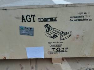 lot 116 image: MINI Skid Steer Backhoe