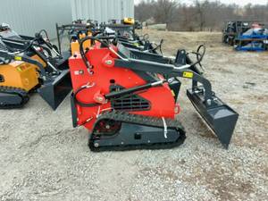 lot 33 image: ZJZ-380 MINI SKID STEER ORANGE