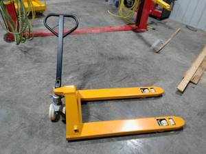lot 40 image: Pallet truckjack ZJZ-CBD20
