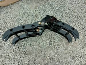 lot 64 image: Wood grabber ZJZ12