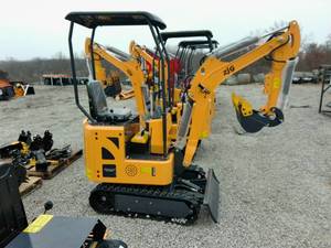 lot 17 image: ZJZ-12 MINI EXCAVATOR YELLOW