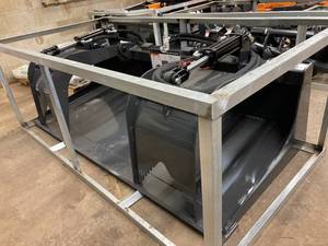 lot 44 image: WOLVERINE Grapple Bucket 2025