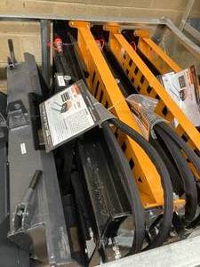lot 70 image: WOLVERINE Pallet Fork Hydraulic Adjustable 2025