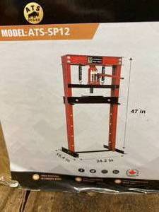 lot 42 image: Landhonor Shop Press 2025