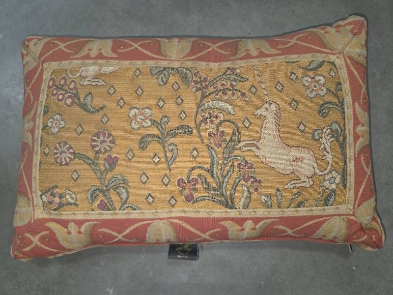 lot 197 image: Throw Pillow