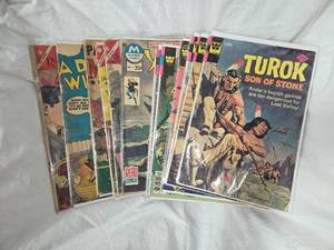 lot 275 image: Lot of 12 Vintage Comics