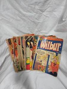 lot 307 image: Lot of 11 Vintage Comics