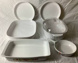 lot 39 image: Corningware Bundle