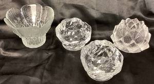 lot 16 image: Art Glass Bundle - Lasisepat Glass Vase, Kosta Boda Snowball Candle Holders and Orrefors Artichoke Candle Holder