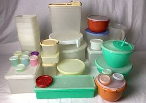 lot 38 image: Vintage Tupperware Collection of Various Styles and Sizes