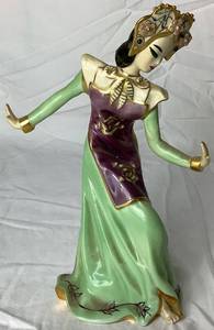 lot 14 image: Vintage Balinese Temple Dancer Porcelain Figurine by Kathi Urbach