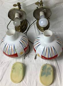 lot 31 image: Set of 2 Vintage Budweiser Wall Sconces