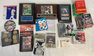 lot 48 image: Collection of Baseball Trading Cards and Baseball Memorabilia