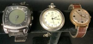 lot 69 image: Bundle of Mens Wristwatches
