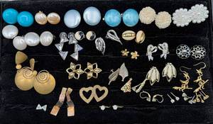 lot 77 image: Vintage Earrings and Twist On Clip Earrings Assortment