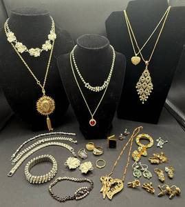 lot 74 image: Vintage Jewelry Collection - Necklaces Bracelets and Rings