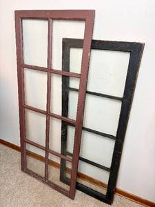lot 107 image: Vintage 8 Pane and 4 Pane Windows