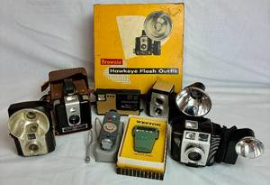 lot 89 image: Vintage Kodak Camera Package