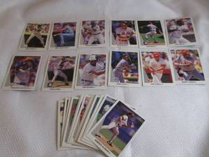 lot 59 image: Assorted 1990 Leaf Baseball Cards...