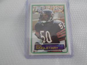 lot 79 image: 1983 Topps Mike Singletary Rookie C...