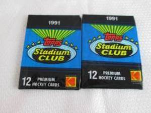 lot 121 image: 2 1991 Stadium Club Hockey Packs...