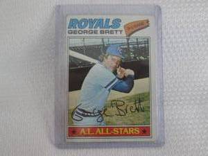 lot 128 image: 1977 Topps George Brett Card...