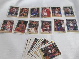lot 316 image: 1992-93 Topps Gold Basketball Cards...