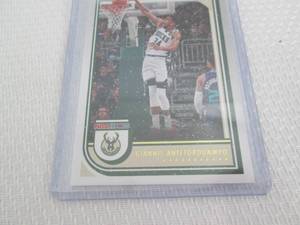 lot 382 image: 2022-23 Hoops Giannis Antetokounmpo...