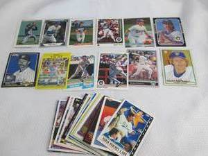 lot 425 image: Robin Yount Cards...