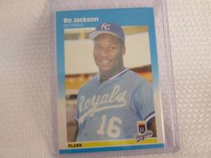 lot 465 image: 1987 Fleer Bo Jackson Rookie Card...