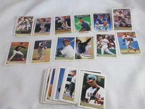 lot 490 image: 1993 Topps Gold Baseball Cards...
