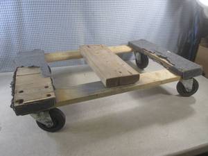 lot 32 image: (RMC) Moving Dolly 30 x 18...