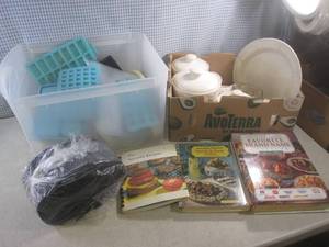 lot 39 image: (BR1) Assorted Kitchen - Canisters,...