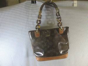 lot 43 image: (H-2) Louis Vuitton Hand Bag - Crac...