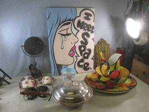 lot 53 image: (G-1) Lot of Misc Decor Etc...