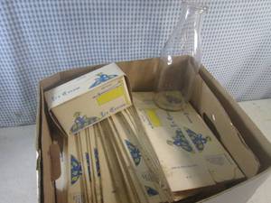 lot 72 image: (A-3) Box Full of Vintage 1 Quart I...