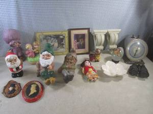 lot 73 image: (A-2) Assorted Vintage Figures Etc...