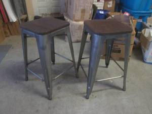 lot 76 image: (EW4) 2 Metal Stools with Wood Seat...