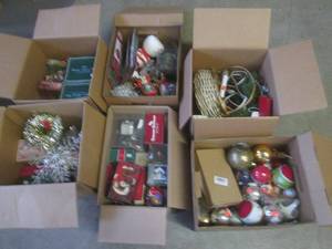 lot 90 image: (BR1) 6 Boxes of Assorted Christmas...